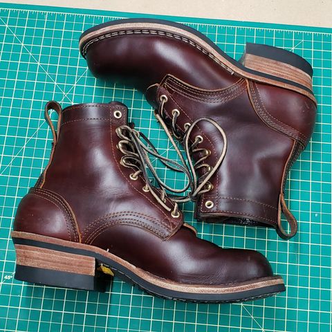 Nicks Robert in Wickett & Craig Chestnut Oiled Latigo