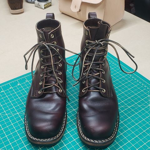 Nicks Robert in Wickett & Craig Chestnut Oiled Latigo
