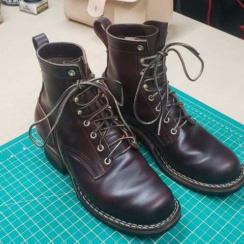 Nicks Robert in Wickett & Craig Chestnut Oiled Latigo