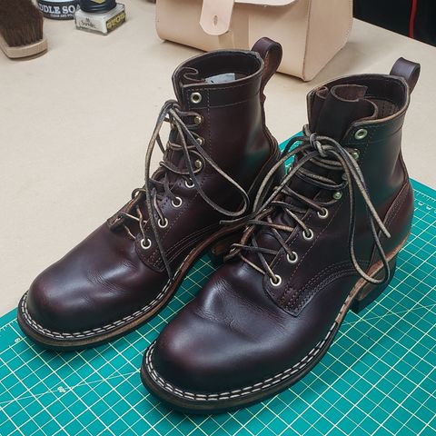 Nicks Robert in Wickett & Craig Chestnut Oiled Latigo