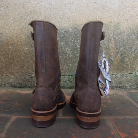 View photo of Chippewa 11" Engineer Boot in brown rough out