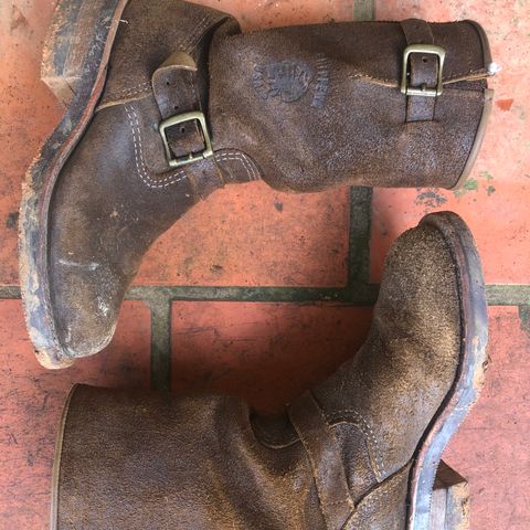 View photo of Chippewa 11" Engineer Boot in brown rough out