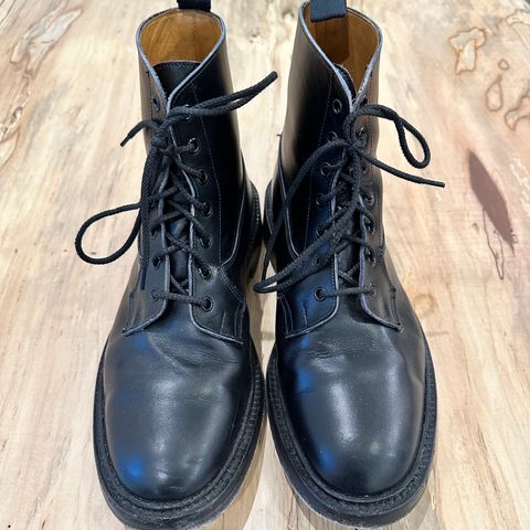 Tricker's Burford Plain Derby Boot in Black Calf