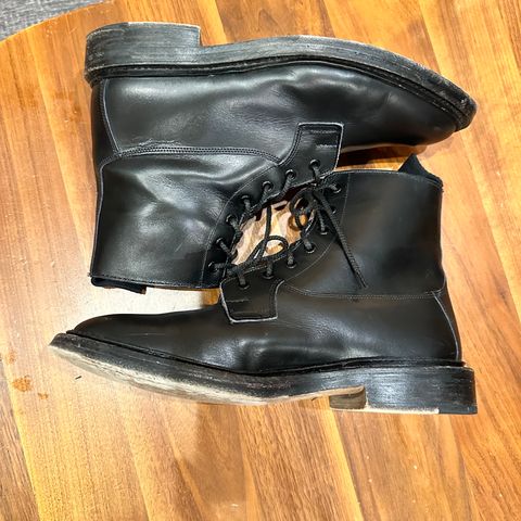 Tricker's Burford Plain Derby Boot in Black Calf