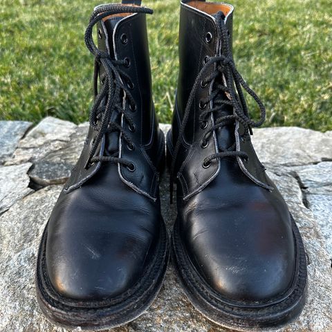 Tricker's Burford Plain Derby Boot in Black Calf