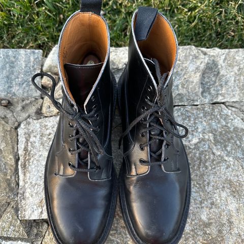 Tricker's Burford Plain Derby Boot in Black Calf