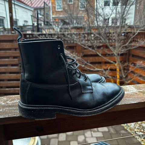 Tricker's Burford Plain Derby Boot in Black Calf