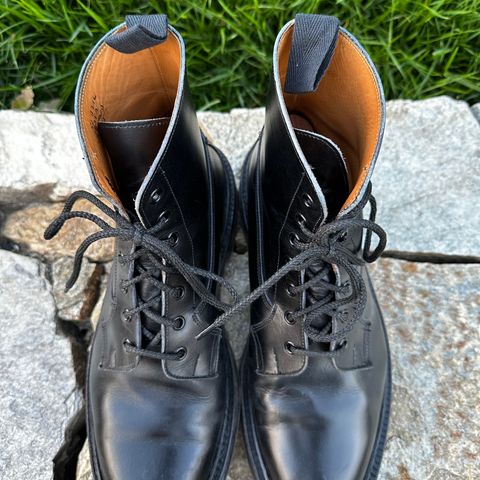 Tricker's Burford Plain Derby Boot in Black Calf