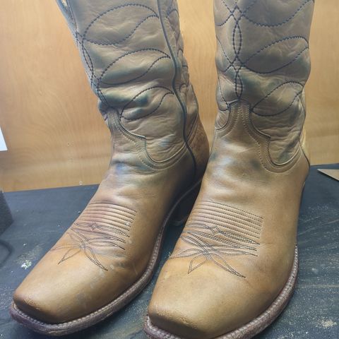 View photo of HYER Boots Maize in Sunrise Retan