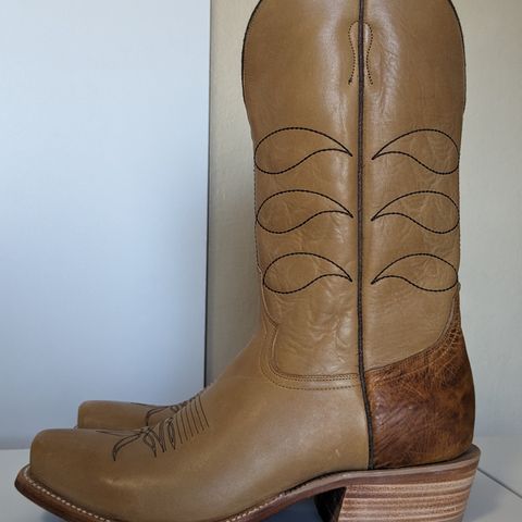 View photo of HYER Boots Maize in Sunrise Retan