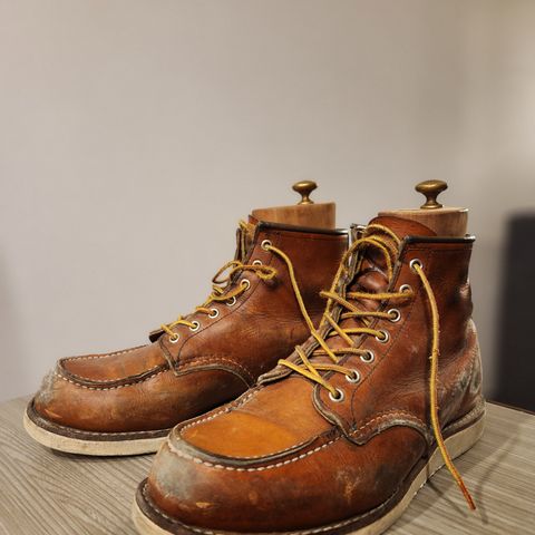 View photo of Red Wing 6-Inch Classic Moc in S.B. Foot Oro Legacy