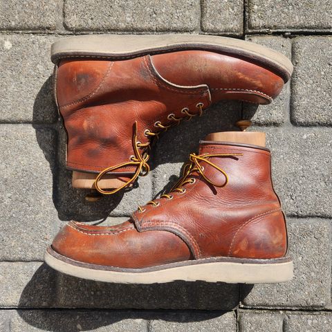 View photo of Red Wing 6-Inch Classic Moc in S.B. Foot Oro Legacy