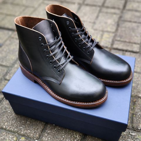 View photo of Oak Street Bootmakers Field Boot in Horween Black Chromexcel