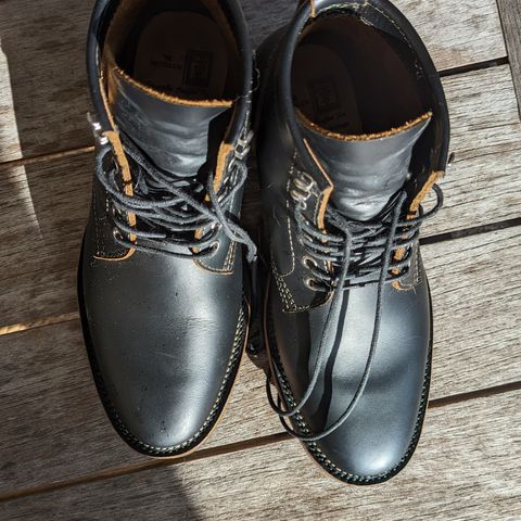 Santalum x PTC The Klondike Service Boot in S.B. Foot Black Klondike