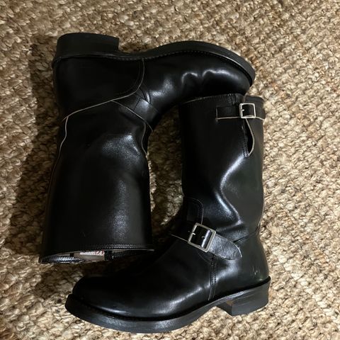 The Real McCoy's Buco Engineer Boots in Shinki Black Oiled Horsebutt