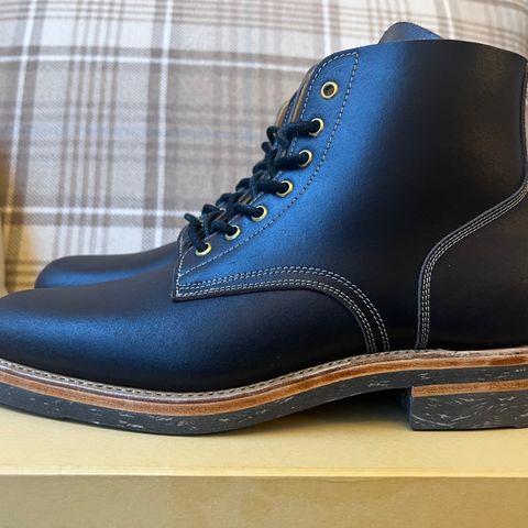 Sagara Boondocker in Horween Black Waxed Flesh