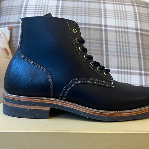 Sagara Boondocker in Horween Black Waxed Flesh