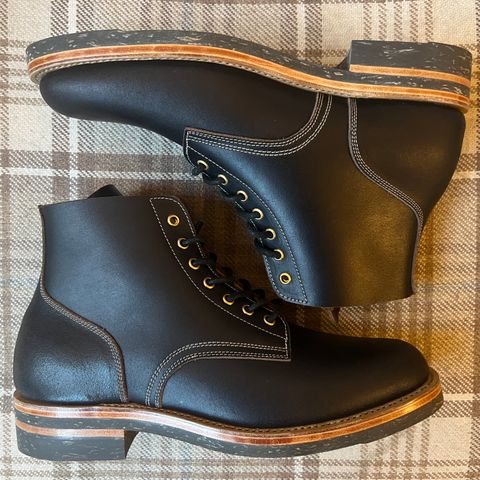 Sagara Boondocker in Horween Black Waxed Flesh