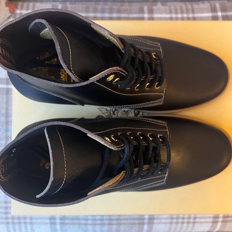 Sagara Boondocker in Horween Black Waxed Flesh