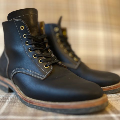 Sagara Boondocker in Horween Black Waxed Flesh
