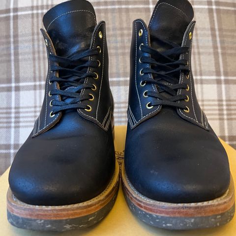 Sagara Boondocker in Horween Black Waxed Flesh