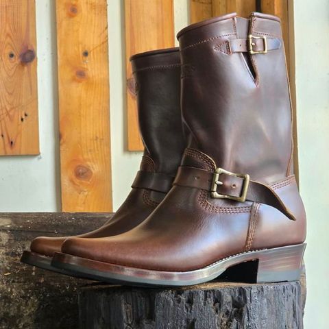 Willie's Handmade Boots Engineer in Horween Brown Chromexcel