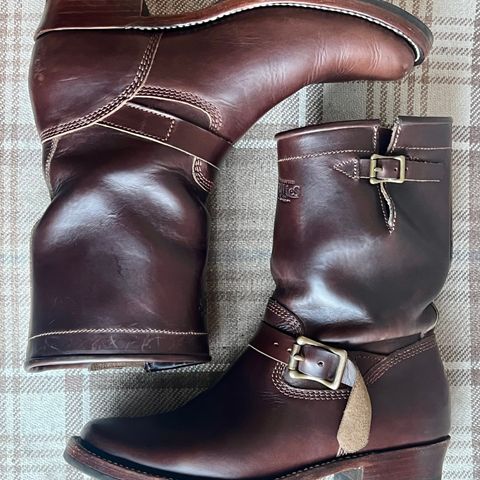 View photo of Willie's Handmade Boots Engineer in Horween Brown Chromexcel