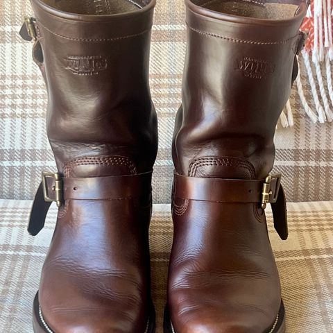 Willie's Handmade Boots Engineer in Horween Brown Chromexcel