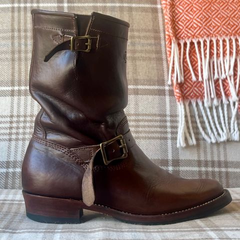 Willie's Handmade Boots Engineer in Horween Brown Chromexcel