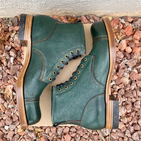 Iron Boots 5515 in Maryam Jungle Green Horsebutt