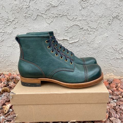 Iron Boots 5515 in Maryam Jungle Green Horsebutt