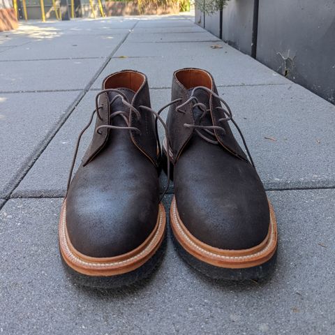 Grant Stone Chukka in C.F. Stead Earth Waxy Commander Suede