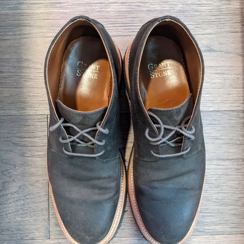 Grant Stone Chukka in C.F. Stead Earth Waxy Commander Suede