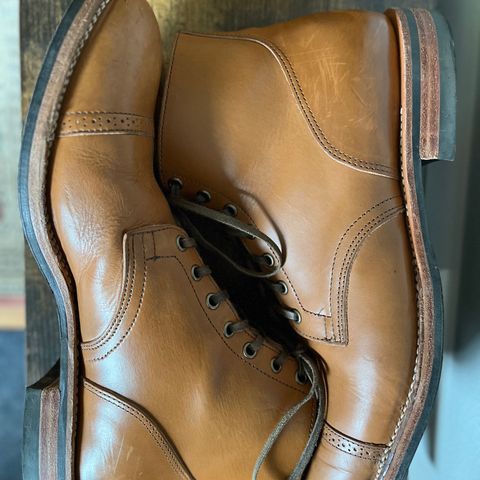 View photo of Viberg Service Boot BCT in Horween Bourbon Workshoe Butt