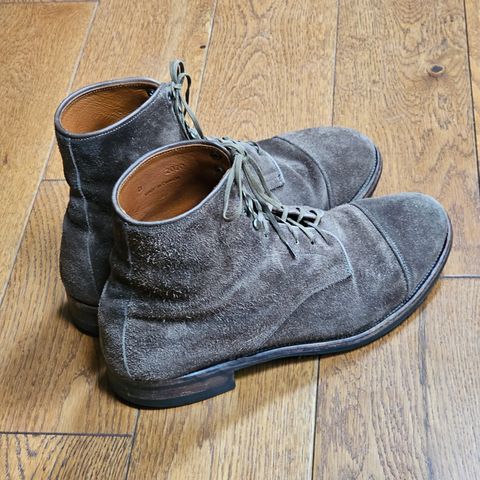 Viberg Halkett in Flint Calf Suede