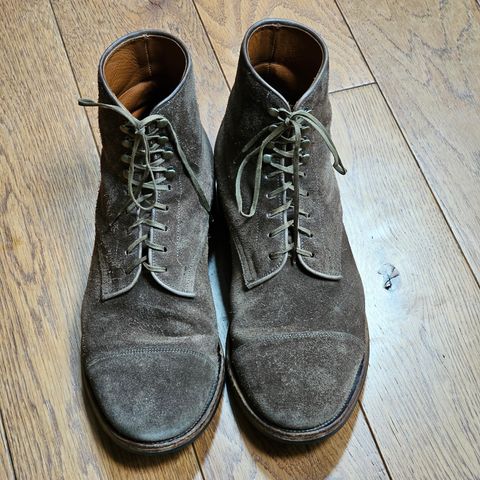 Viberg Halkett in Flint Calf Suede
