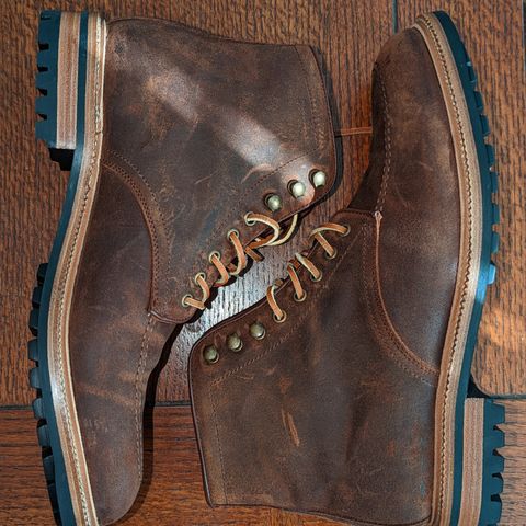 Parkhurst The Niagara in C.F. Stead Light Brown Waxy Commander Suede