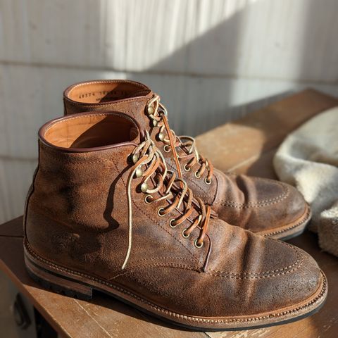 Parkhurst The Niagara in C.F. Stead Light Brown Waxy Commander Suede