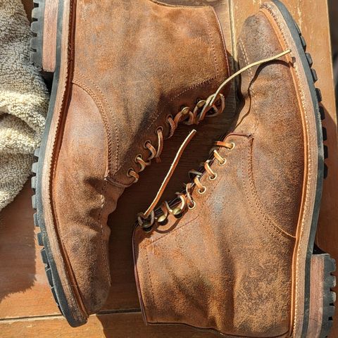Parkhurst The Niagara in C.F. Stead Light Brown Waxy Commander Suede