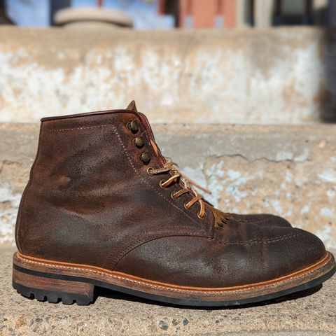 Parkhurst The Niagara in C.F. Stead Light Brown Waxy Commander Suede