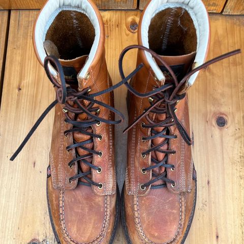 Thorogood 8" Moc Toe in Unknown Leather