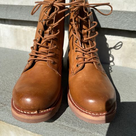 FRYE Veronica Flex Combat in Vintage Pull-up Leather