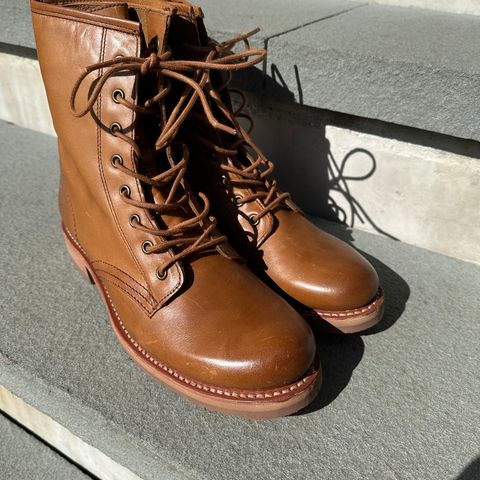 FRYE Veronica Flex Combat in Vintage Pull-up Leather