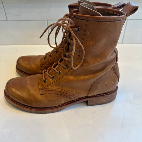 FRYE Veronica Flex Combat in Vintage Pull-up Leather