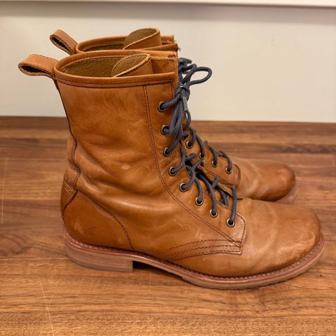 FRYE Veronica Flex Combat in Vintage Pull-up Leather