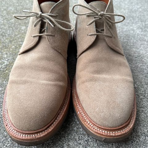 Grant Stone Chukka in C.F. Stead Tan Repello Calf Suede