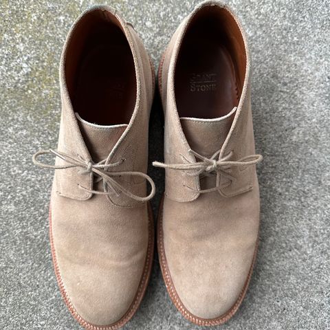 Grant Stone Chukka in C.F. Stead Tan Repello Calf Suede