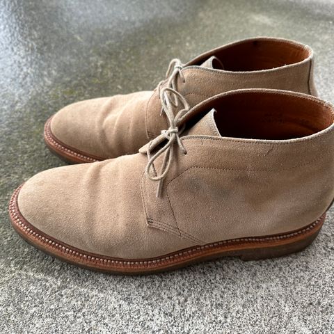Grant Stone Chukka in C.F. Stead Tan Repello Calf Suede