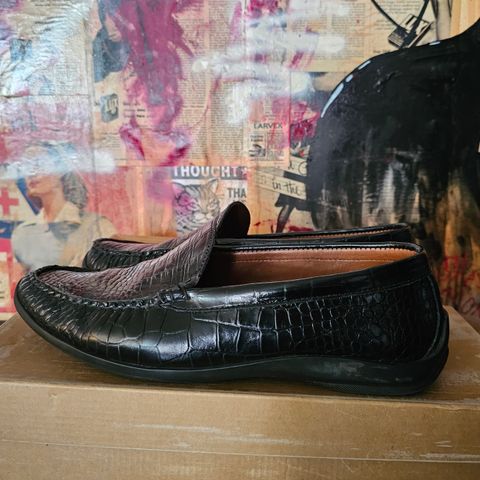 Search result thumbnail of Allen Edmonds Unlisted Model in Unlisted Leather