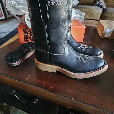 Rios of Mercedes x The Black Bear Brand The Wild West Roughrider in Horween Black Chromexcel Horsehide